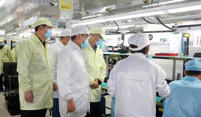 江夏區代區長張斐一行調研卓翼科技，共話智能手機產業發展新篇章